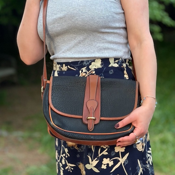 Vintage Dooney & Bourke Leather Crossbody Bag Black Brown - Picture 2 of 12